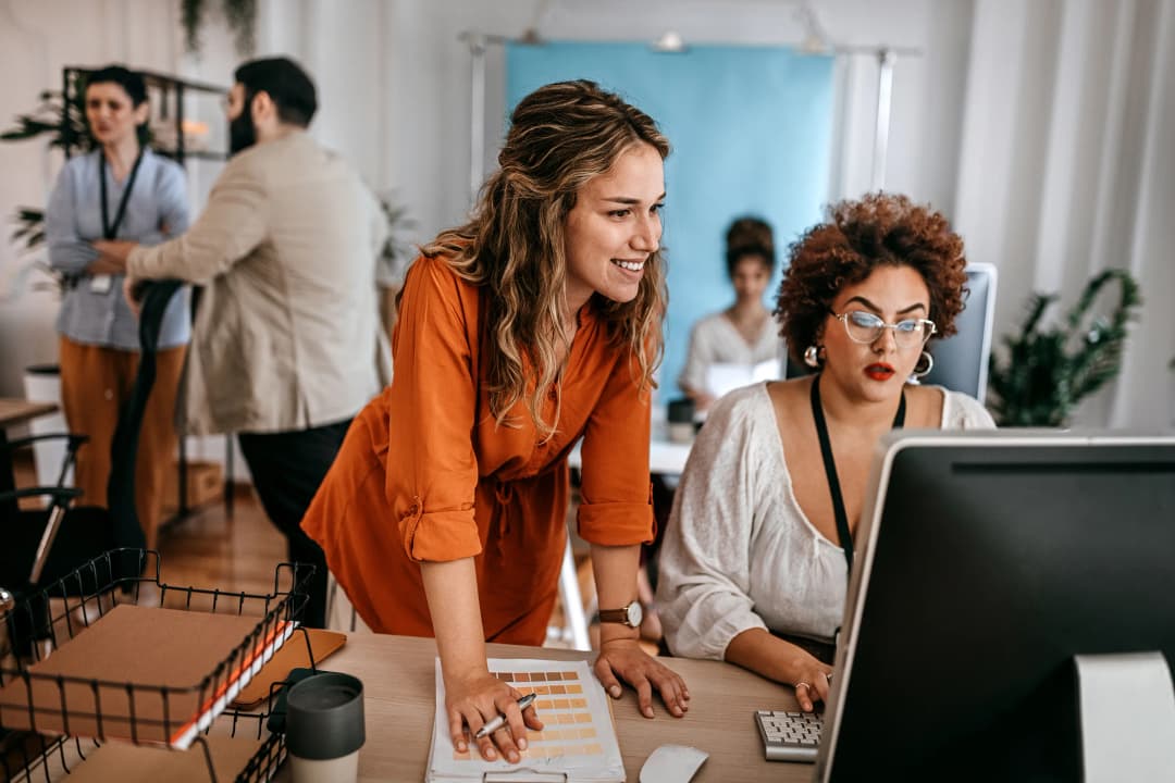كيف تنشئ بيئة عمل جذابة تحث على الإبداع؟