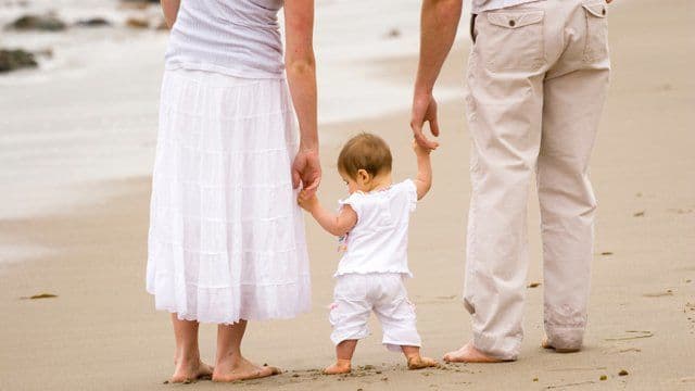 مع من تتشارك بجينات أكثر؟ مع أبيك أم أمك؟