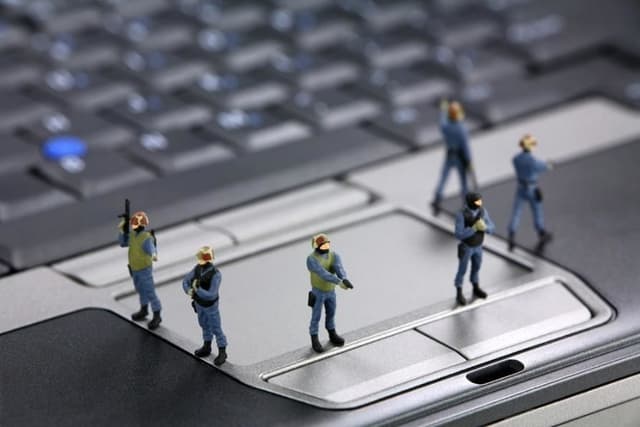 كيف تشنّ الحروب في فضاء الإنترنت cyberwar؟