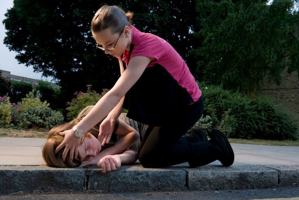 الحلقة السابعة عشرة من سلسلة الإسعافات الأولية وضعية استعادة الوعي