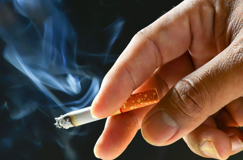 إدارة الغذاء والدواء FDA تحقق في احتمالية وجود ارتباط بين السجائر الإلكترونية و النوبات