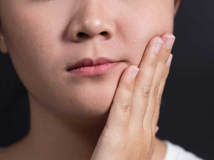 التهاب الغدة اللعابية: الأسباب والأعراض والتشخيص والعلاج