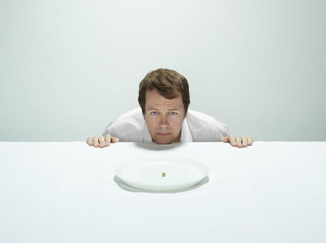 هل يجعلك الجوع أنانيًا؟ كيف يؤثر الجوع على مشاعرنا وأفكارنا وتصرفاتنا