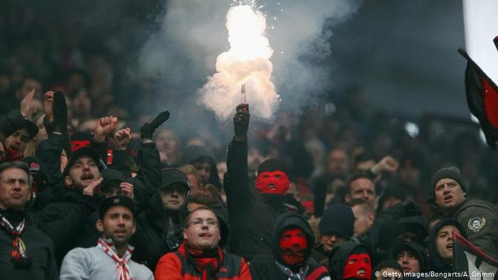 مثيرو الشغب ليسوا مخربين، بل حماة!