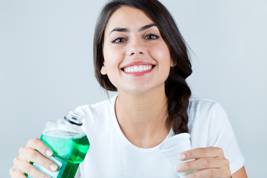 تجنب هذا النوع من غسول الفم لأنه يسبب التسوس