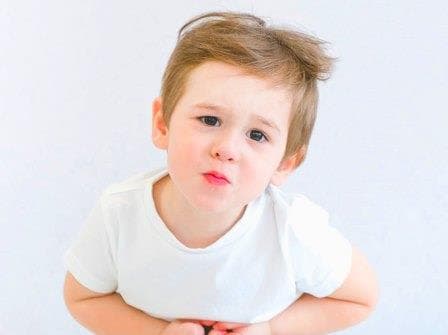 الشقيقة البطنية: الأسباب والأعراض والتشخيص والعلاج