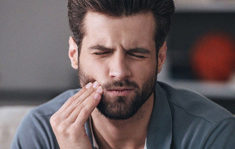 ألم الأسنان ليلًا: الأسباب والعلاج