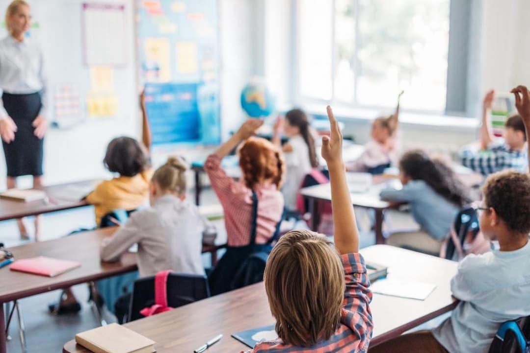 من نشر فيروس كورونا في المدارس؟ المعلمون أم التلاميذ؟