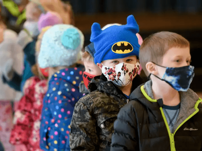 مئات آلاف الأطفال فقدوا أحد والديهم بسبب كورونا، كيف سنتعامل مع هذا الواقع؟