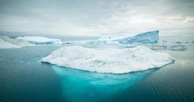 للمرة الأولى في التاريخ المسجل: قمة جرينلاند تتذوق طعم المطر!