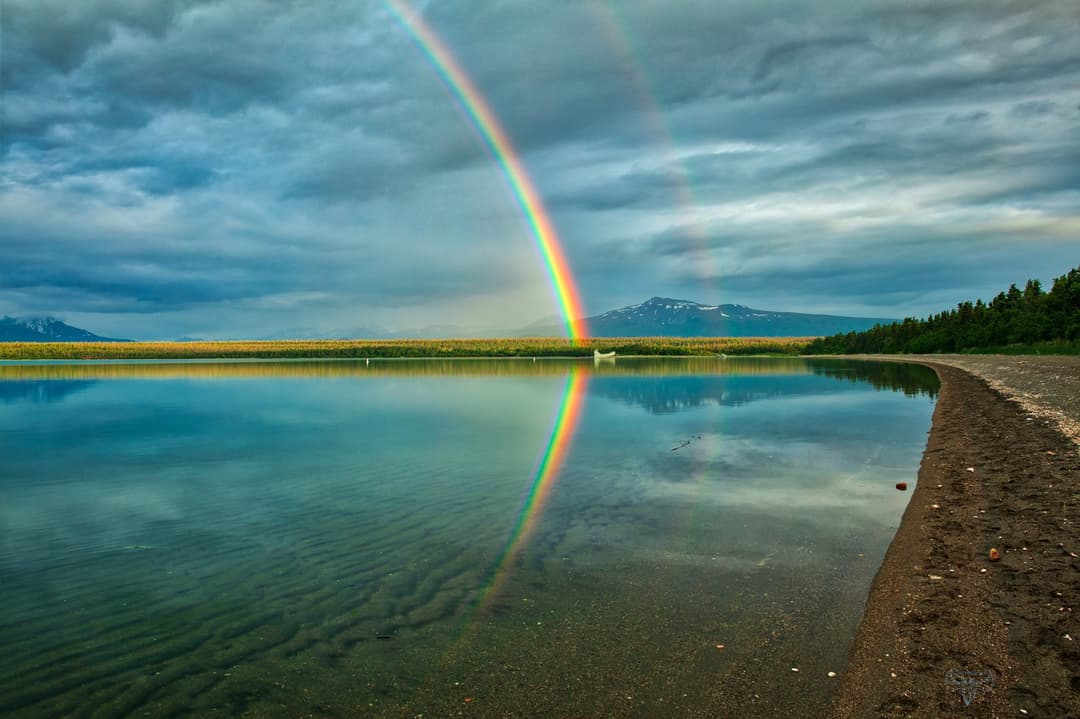 لماذا توجد سبعة ألوان في قوس قزح؟