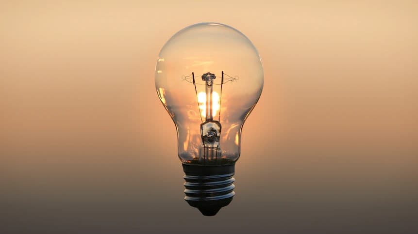 من اخترع المصباح المتوهج؟