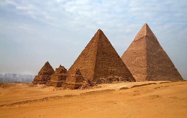 قد نكون عرفنا سر الاصطفاف المثالي للأهرامات