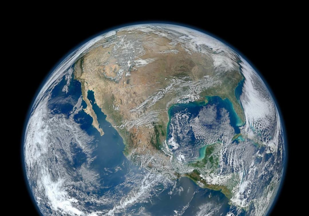 باحثون اكتشفوا أن القارات تشكلت بسبب ارتطام عدد من النيازك بسطح الأرض