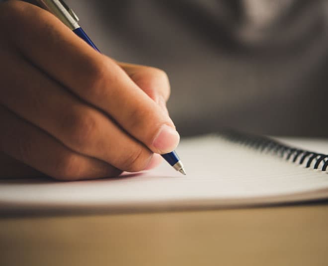 تشنج الأصابع أو اليد لكثرة الكتابة! إليك ما يجب معرفته