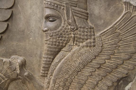 لمحة تاريخية عن الميثولوجيا الفارسية