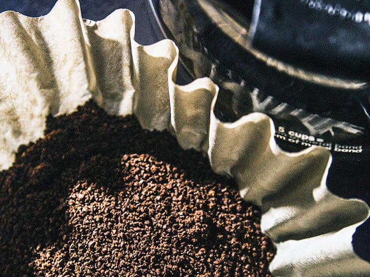 القيء الأسود (القيء بلون القهوة): الأسباب المحتملة والعلاج