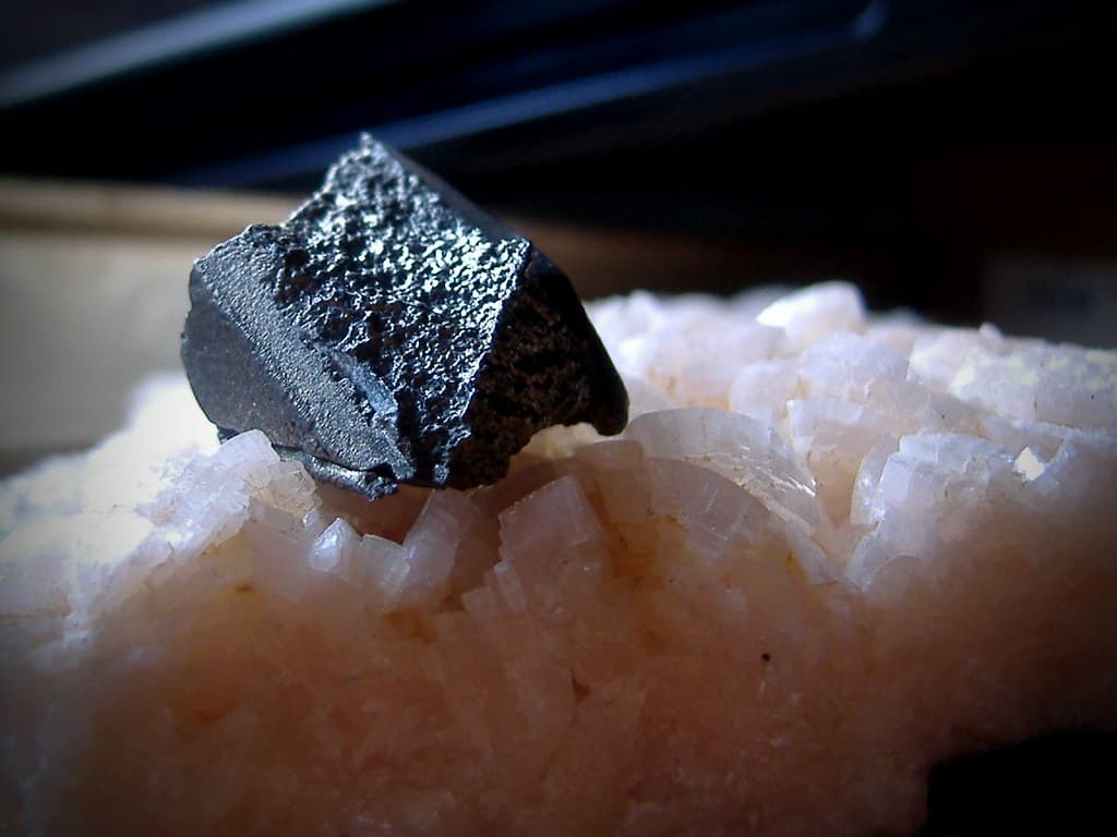 عنصر الإتريوم: كل ما تريد معرفته