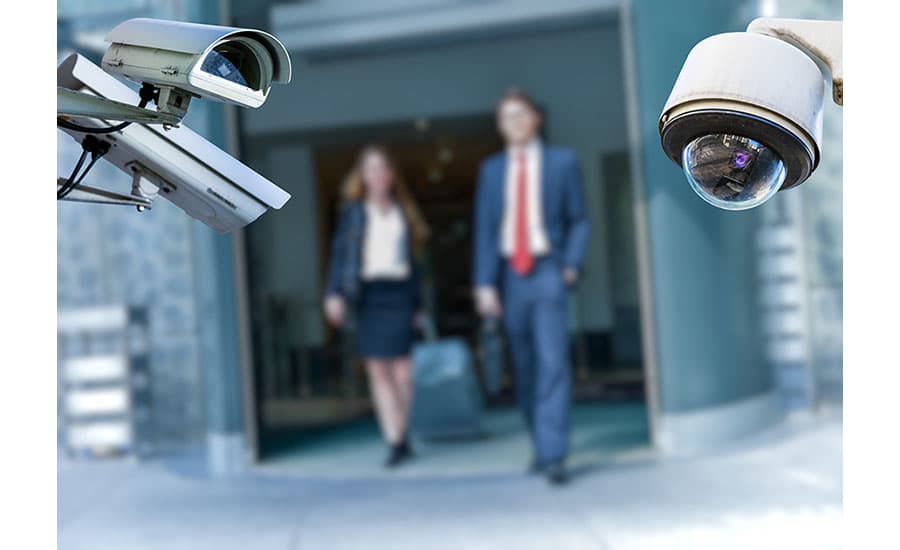 اختراع جديد يستطيع خداع كاميرات المراقبة ويُبقي وجهك خفيًا!