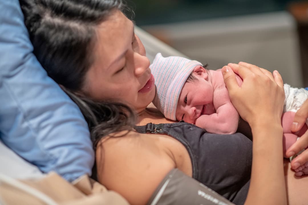 عشرة أعراض بعد الولادة قد تكون خطيرة، عليكِ عدم تجاهلها