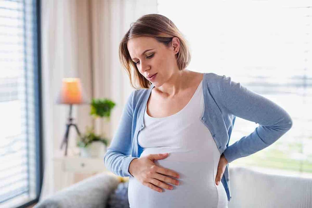 كيف تميّز المرأة الحامل بين آلام المخاض الحقيقي والمخاض الكاذب؟