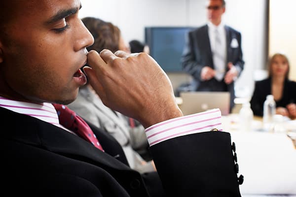 الإسهال الكلامي: لماذا يتحدث بعض الناس بشكل قهري أكثر من غيرهم؟