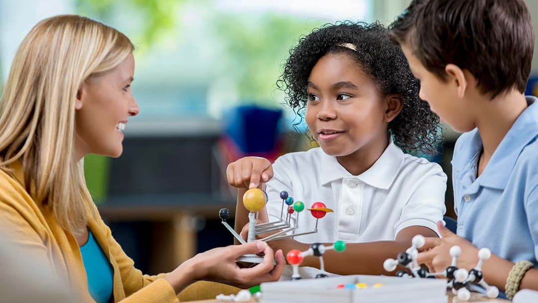 الخرس الانتقائي: حين يرفض الشخص الكلام في بيئة معينة