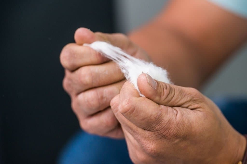 لماذا تتقلص الألبسة المصنوعة من القطن عند غسلها؟