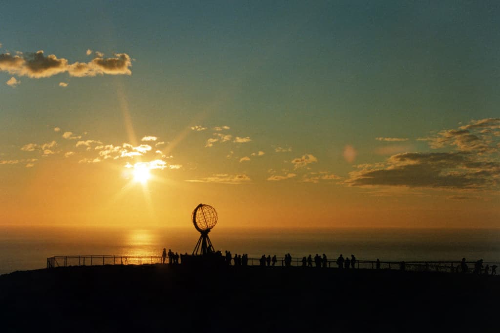 ظاهرة شمس منتصف الليل: عندما لا تغيب الشمس أبدًا