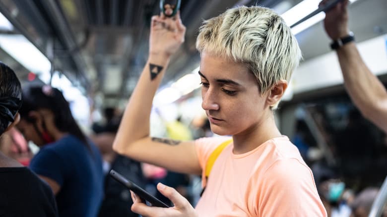 هل الوقوف فترةً طويلة يضر بصحة القلب؟