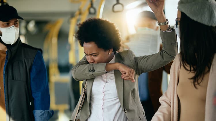مجرد رؤية شخص مريض قد تحفز جهازنا المناعي!