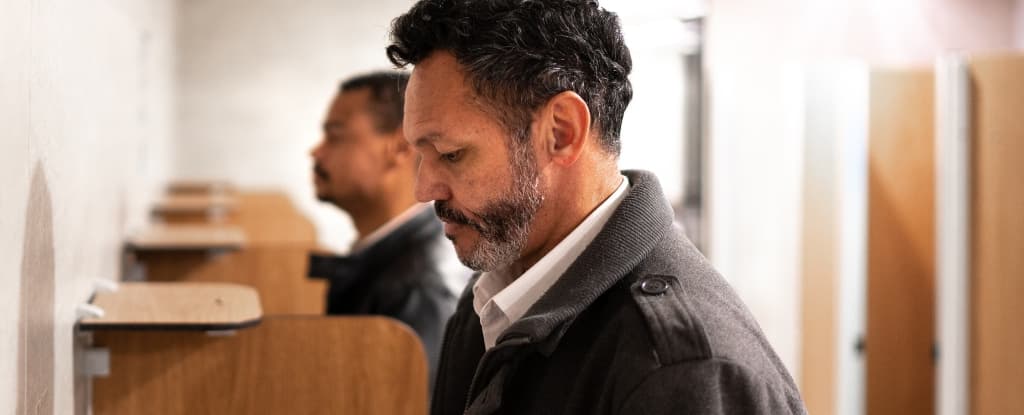 قد يكون لون البول علامة تحذير إذا كان الجسم غير قادر على التعامل مع الضغوط اليومية