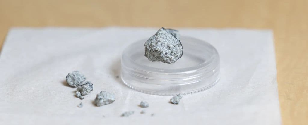 دراسة تجد أن النيزك الذي ضرب منزلًا في أتلانتا أقدم من الأرض نفسها!