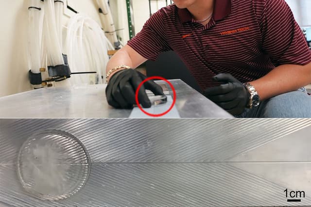 علماء يجدون طريقة لجعل الجليد يتحرك عبر سطح معدني من تلقاء نفسه