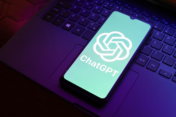 أكثر من مليون مستخدم يناقشون موضوع الانتحار مع تشات جي بي تي أسبوعيًا