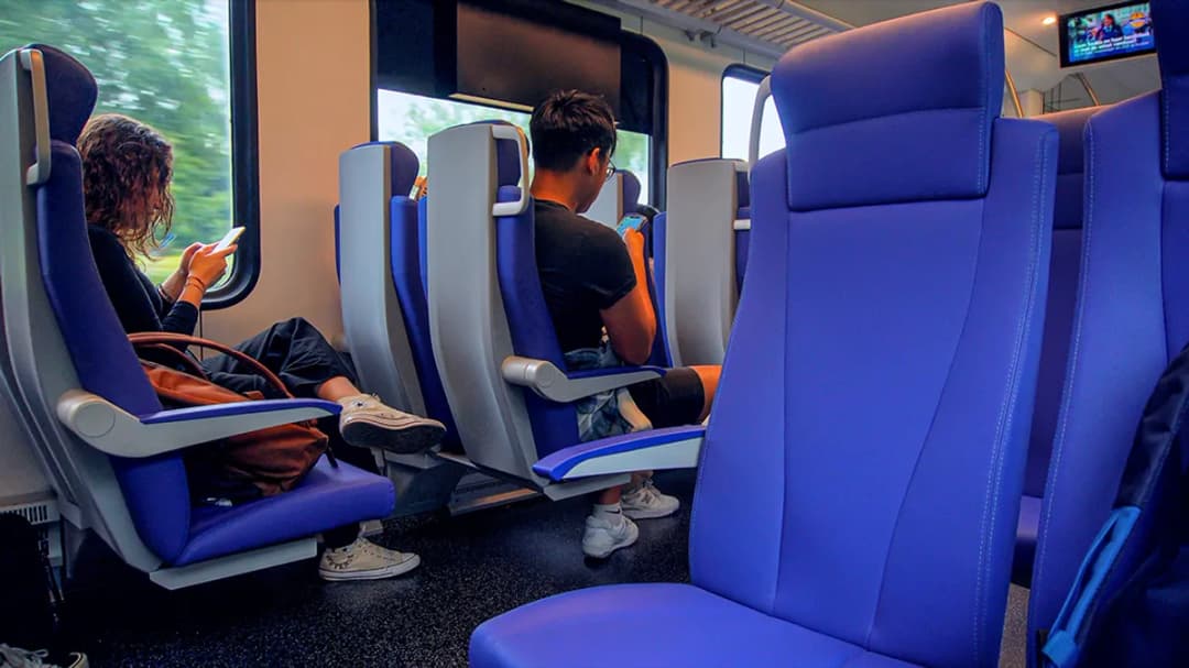 لماذا لا تحتوي مقاعد القطارات على أحزمة أمان؟