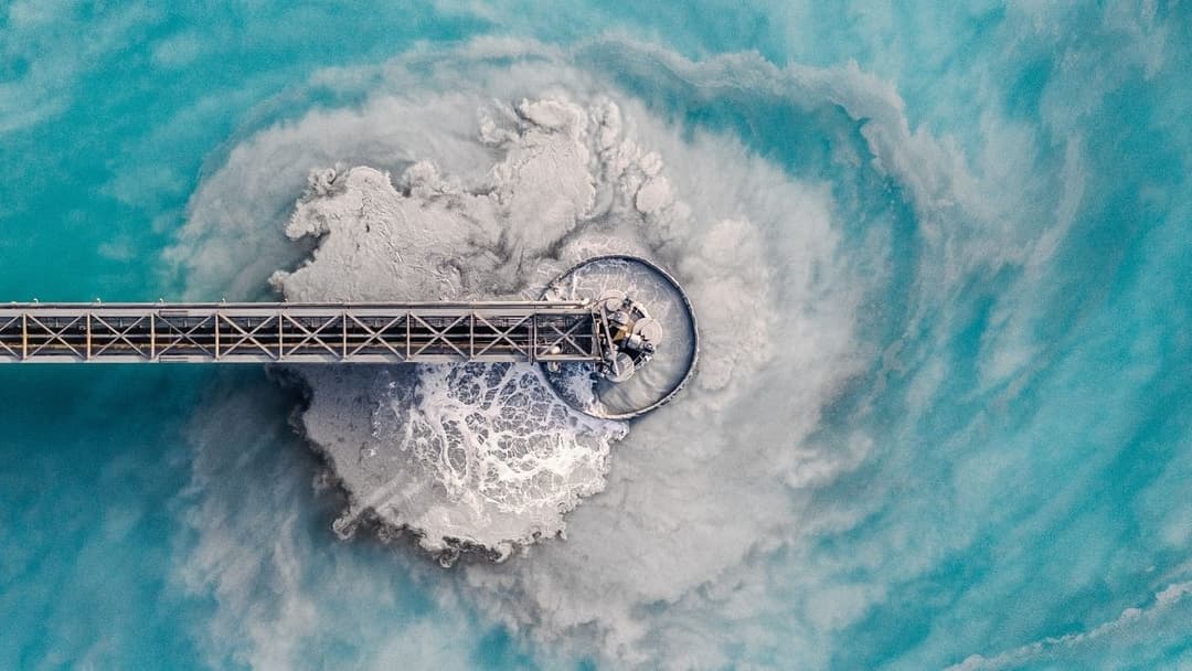 فلتر مياه ثوري يزيل المواد الكيميائية الدائمة أسرع بمئة مرة من الكربون