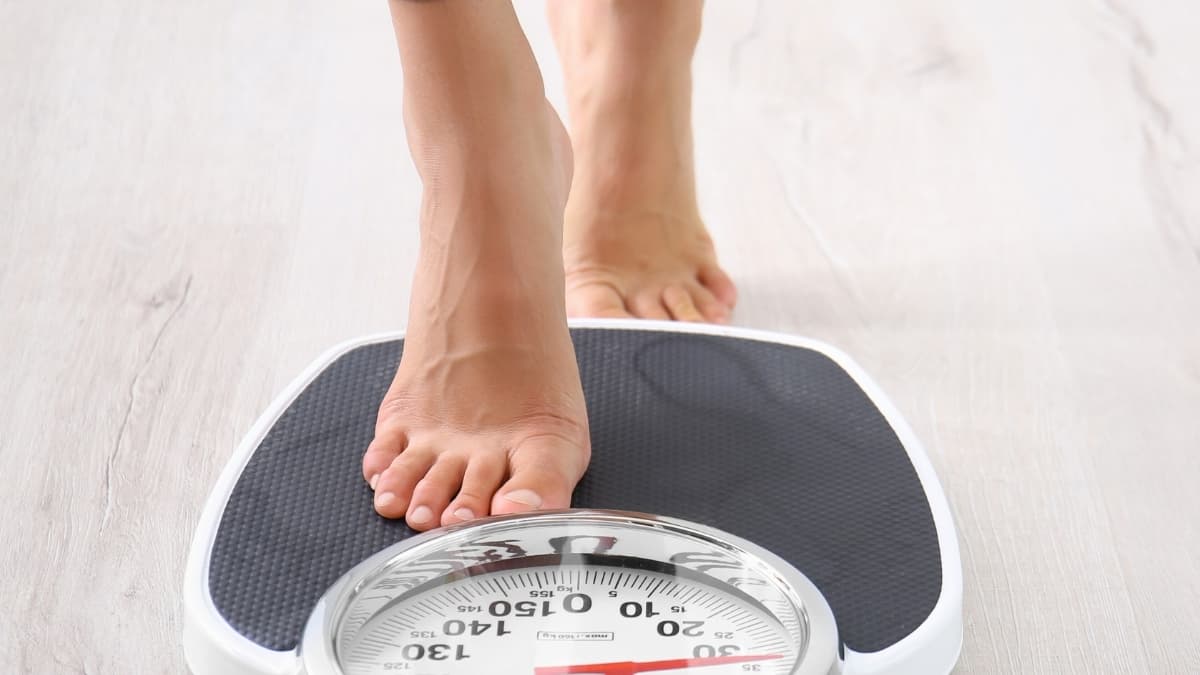 لصاقات مشابهة للأوزمبيك واعدة بفقدان الوزن بسهولة، ولكن هل هي فعالة؟