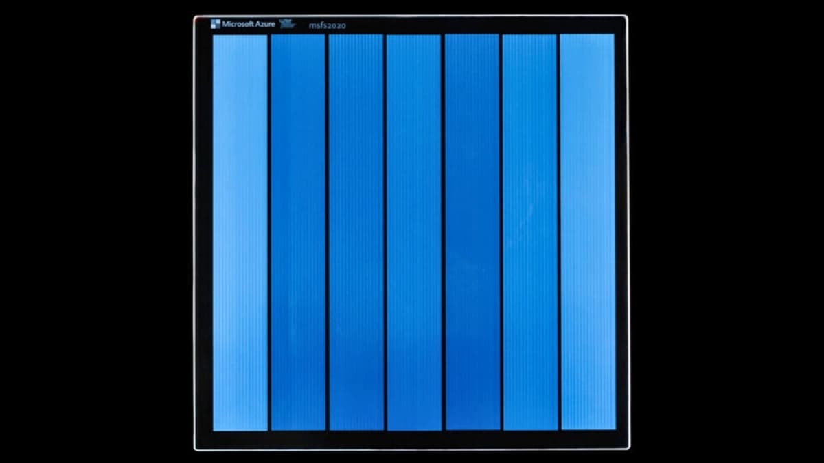 مربع زجاجي صغير جدًا يستطيع تخزين مليوني كتاب من البيانات لعشرة آلاف عام!