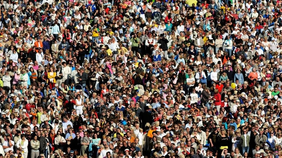 دراسة تشير إلى أن عدد سكان الأرض قد تجاوز بالفعل الطاقة الاستيعابية للكوكب!