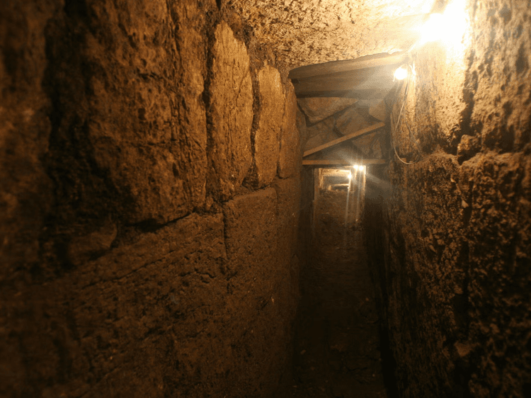 اكتشاف نفق أثري غامض في القدس يربك علماء الآثار