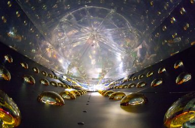 أعلنت الأكاديمية الصينية للعلوم عن خطط لبناء مستكشف للجسيمات في أعماق المحيط لمحاولة التقاط أكثر الجسيمات مراوغة في العالم، النيوترينو