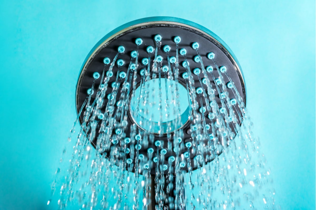 هل يفيد الاستحمام بالماء البارد لعلاج القلق؟