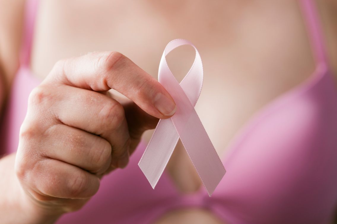 ما هو نمط الحياة الذي يزيد خطر الإصابة بسرطان الثدي؟