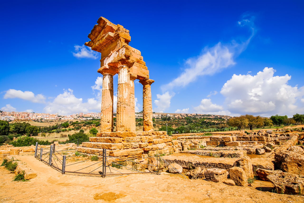 العاصمة القديمة لمقاطعة (لاكونيا) الواقعة في جنوب شرق إقليم (بيلوبونيز) جنوب غرب اليونان - الأوليغاركية الأسبرطية - أسبرطة