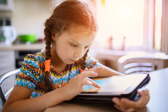هل من الامن السماح ل اطفالك ب استخدام التكنولوجيا الحديثة ؟