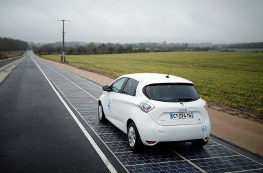 أول طريق للطاقة الشمسية في العالم ينهار رسميًا في فشل تام بديل السيارات التي تعمل على الطاقة الشمسية طريق مصنوع من الألواح الشمسية