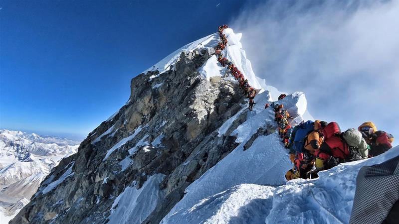 لماذا يموت الكثير من الناس في تسلق جبل إيفرست ؟