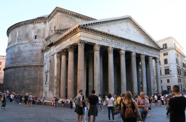 البانثيون الروماني: أفضل مبنى باق من روما القديمة والشاهد الموثق على عبقرية مهندسي العمارة الرومان. ما الغرض منه ومم يتألف بناؤه