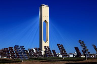 يُعد (Planta solar 10) أول برج تجاري للطاقة الشمسية المركزة ويعمل بالقرب من إشبيلية في الأندلس بإسبانيا، فكيف يعمل؟